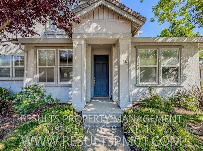Building Photo - 3 bedroom Lincoln Home in Gated Community