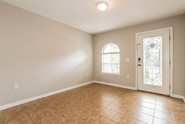 Foto del edificio - 13808 Gentle Woods Ave
