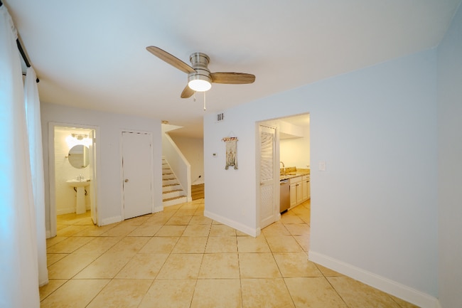 Foto del edificio - 4417 Rayfield Dr