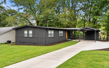 Building Photo - 3132 Laventure Dr