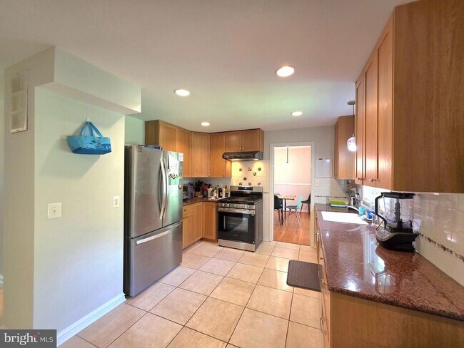 Foto del edificio - 10930 Howland Dr