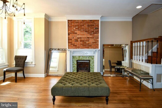 Foto del edificio - 11 R St NW
