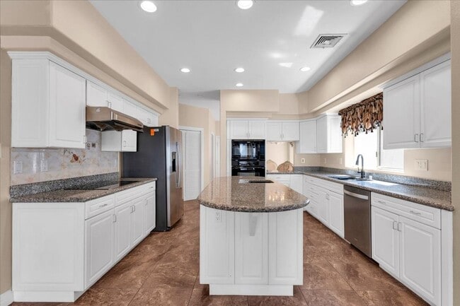 Building Photo - Beautiful Summerlin home in a gated community.
