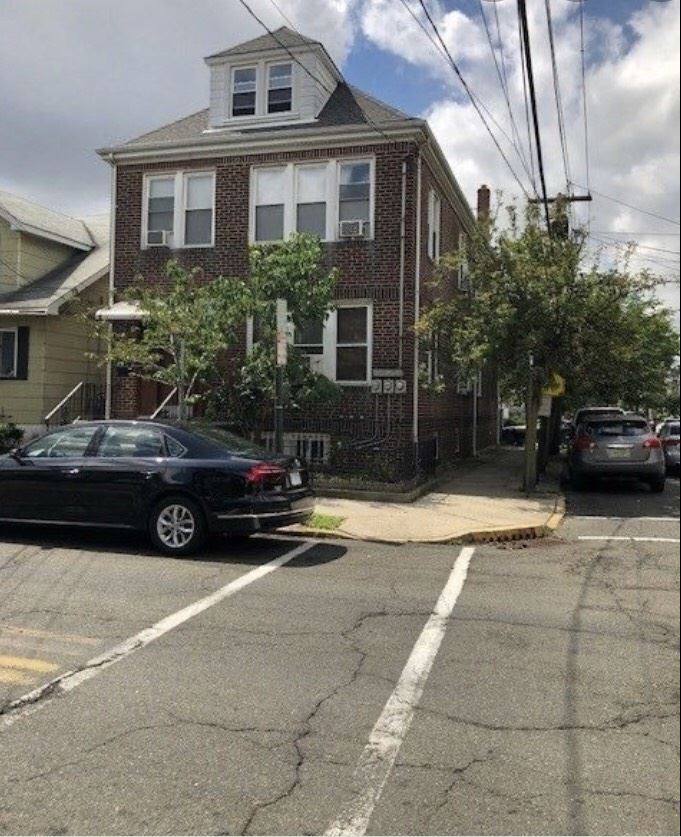 Primary Photo - 917 85th St