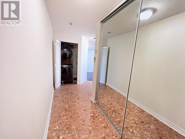 Photo du bâtiment - 18 Hillcrest Ave