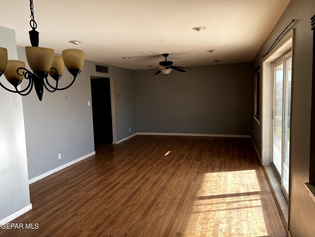 Building Photo - 112 De Leon Dr