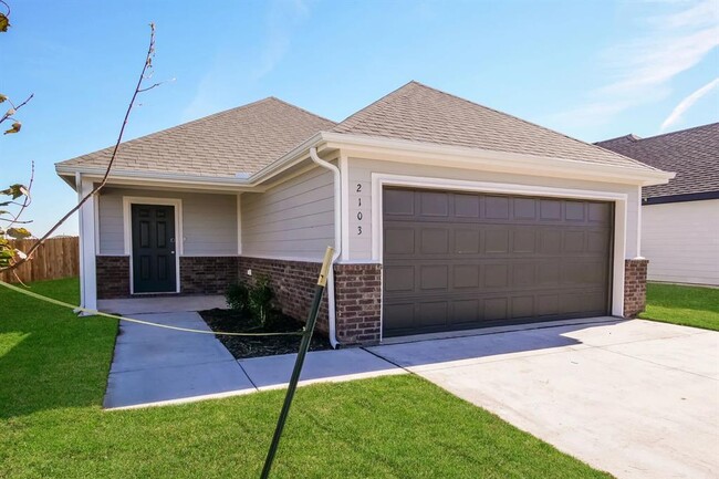 Building Photo - 2103 Crimson Lake Blvd