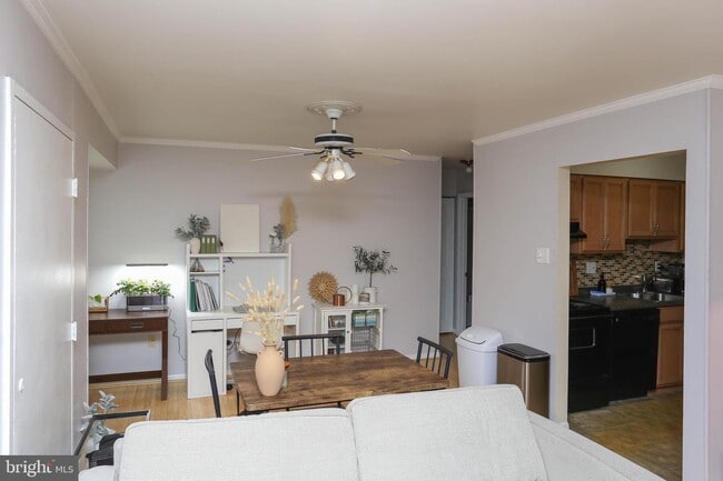 Building Photo - 8877 Tamebird Ct