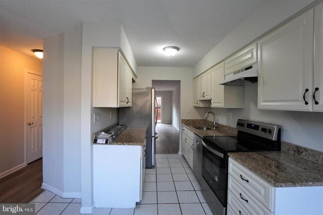 Building Photo - 308 Brigade Ct