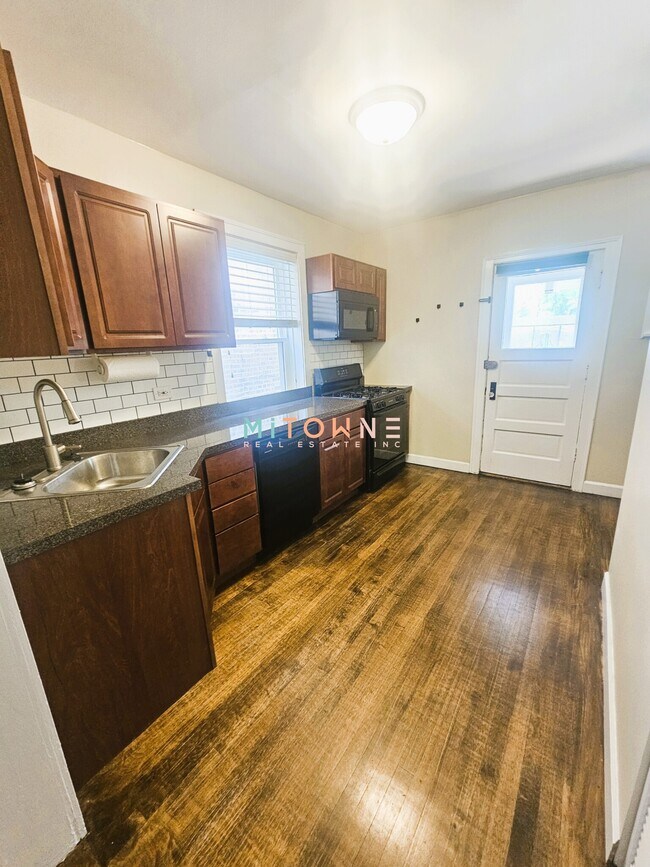 Foto del edificio - 5600 N Rockwell St