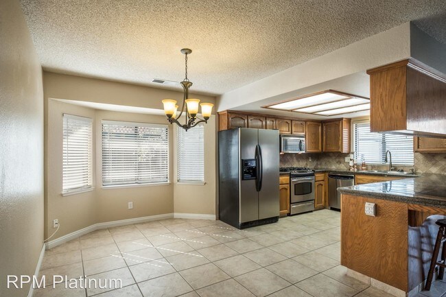 Building Photo - 3 br, 2 bath House - 1172 Jasmin Ave.