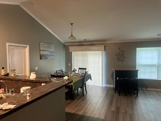 Foto del edificio - 626 English Oak Cir