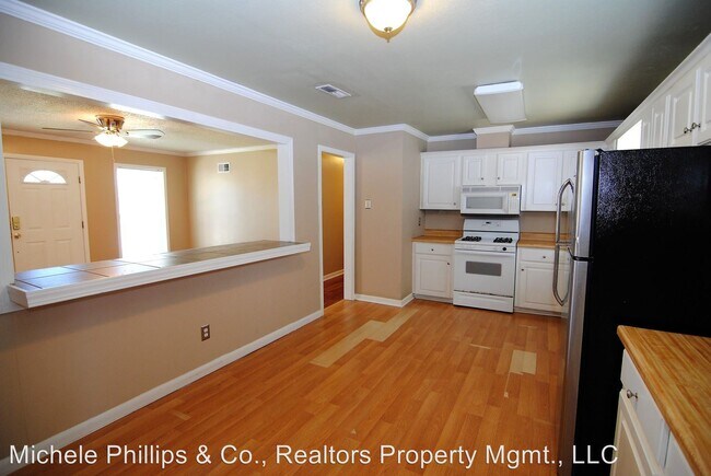 Building Photo - 3 br, 1 bath House - 8001 Pinto Trail