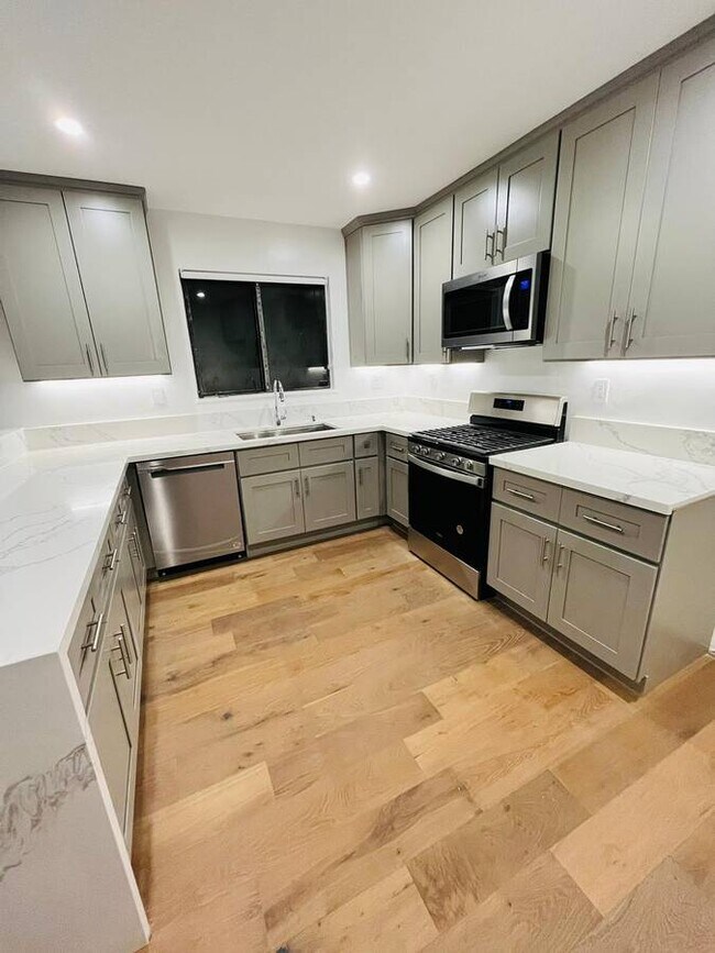 Foto del edificio - 858 Moraga Dr
