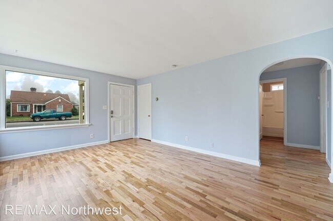 Foto del edificio - 2 br, 1 bath House - 1223 Puget ST NE