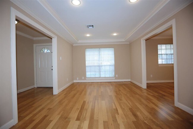 Foto del edificio - 5914 Arboles Dr