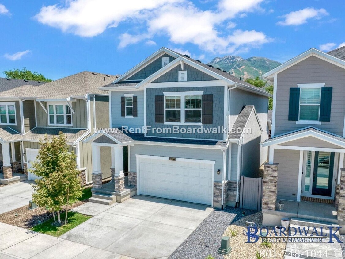 Primary Photo - Luxury Draper 5 Bedroom!