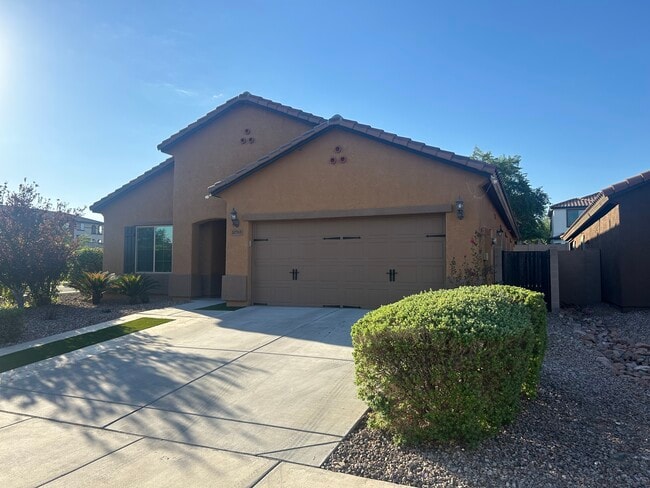 Building Photo - 10765 W Avenida del Rey