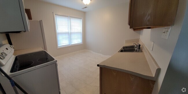 Building Photo - 5459 Old Thomasville Rd