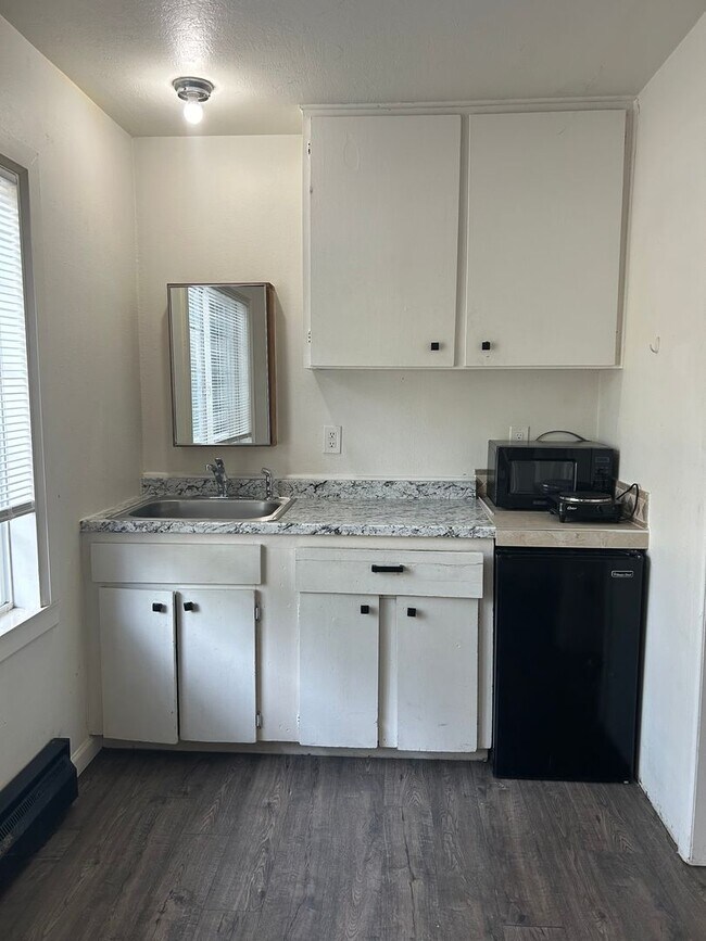 Foto del edificio - Charming Studio Retreat on Boise Bench!