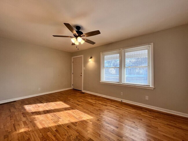 Building Photo - Renovated Two Bedroom with Garage and Base...