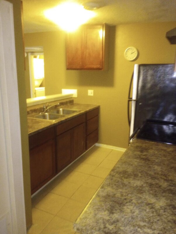 Foto del edificio - 6016 Swope Pkwy
