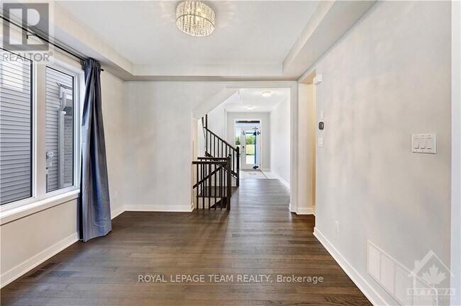 Photo du bâtiment - 866 Moonrise Ter