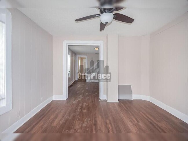 Foto del edificio - 119 N Grant Ave