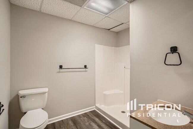 Foto del edificio - 160 Rock Hill Dr