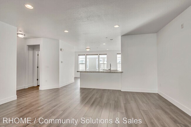 Building Photo - 3 br, 2.5 bath House - 3864 S Mossmoran Ln
