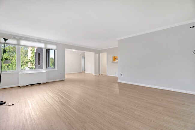 Foto del edificio - 2400 41st St NW