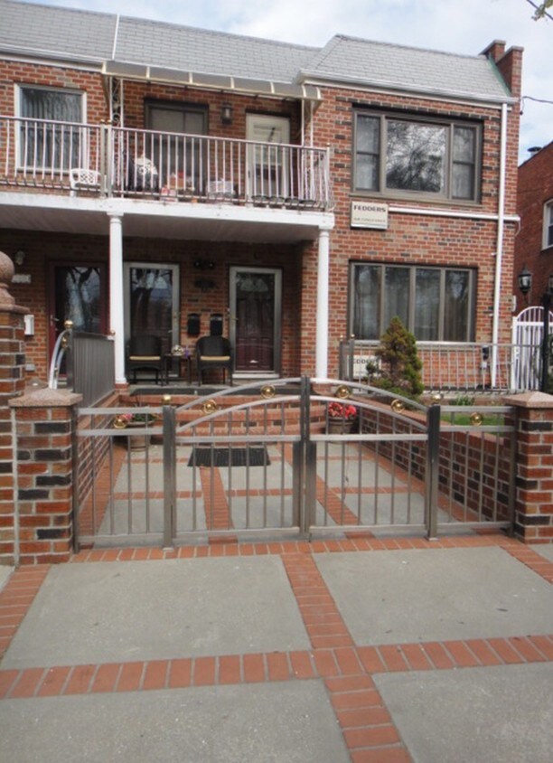 Foto principal - 2411 Mill Ave