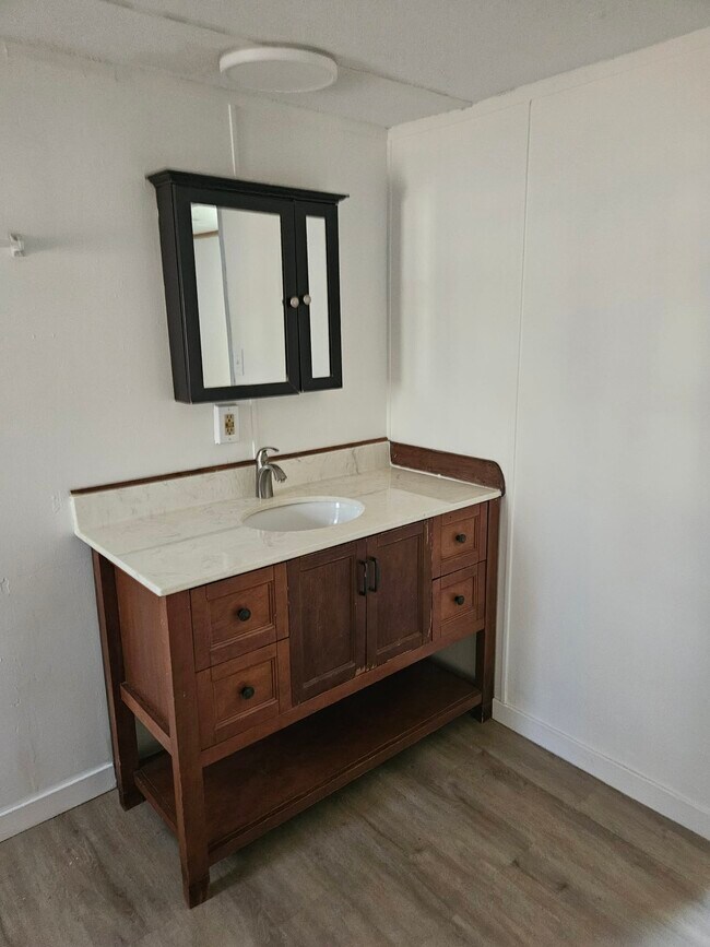 Foto del edificio - 1107 Hibiscus Rd