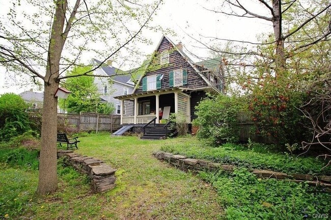 Building Photo - 422 Euclid Ave
