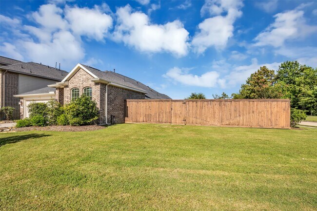 Building Photo - 16838 Ellicott Rock Dr