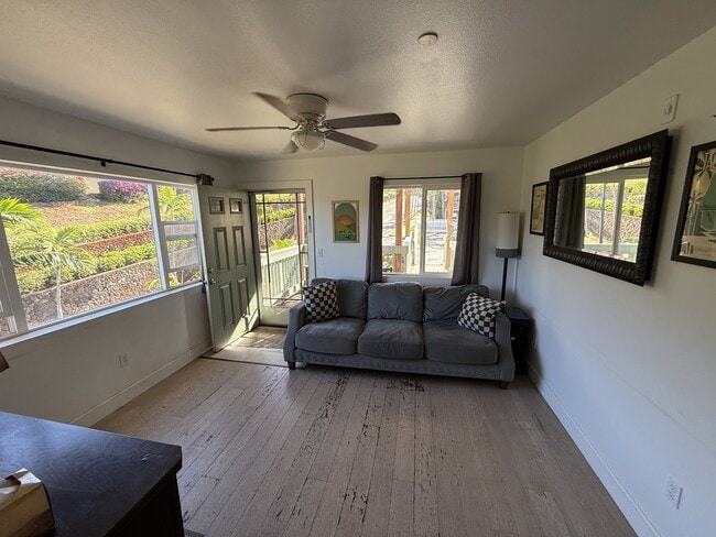 Building Photo - 15 Abbey Ln