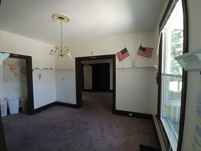 Dining room 11' x 13' - 2594 N Murray Ave
