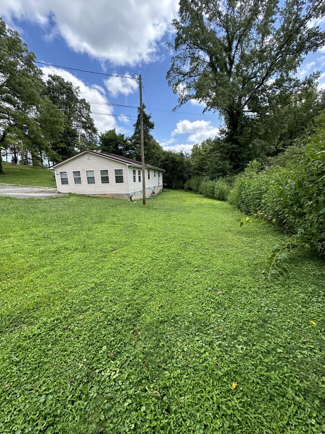Building Photo - 1525 Bruce Gap Rd