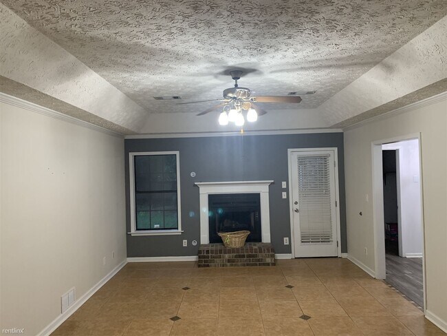 Building Photo - 4 br, 2 bath House - 6119 Willow Glen Drive