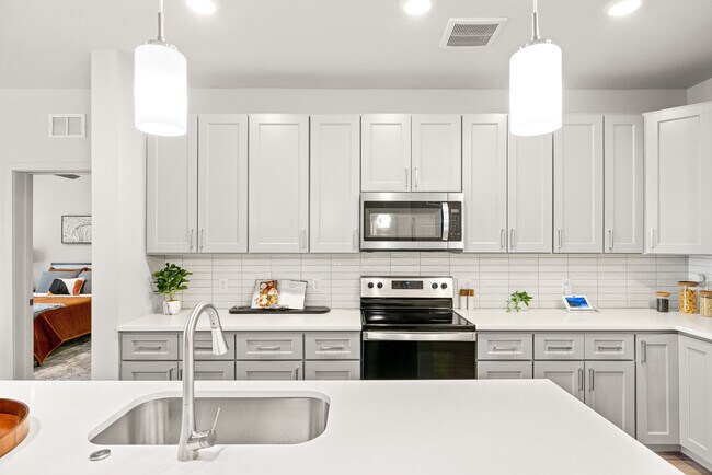 Building Photo - James Run Apartments