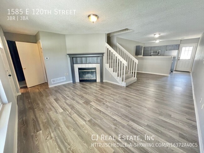 Foto del edificio - 1585 E 120th St