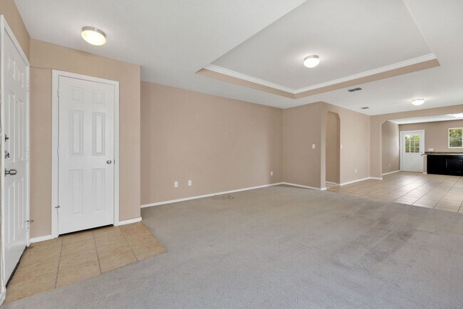 Foto del edificio - GORGEOUS 1 STORY HOME IN THE FAR NW SIDE AREA