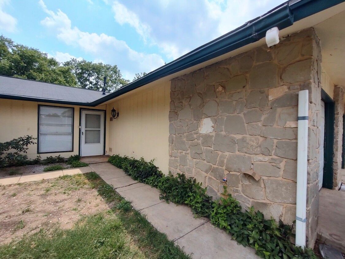 Primary Photo - Northeast San Antonio 2 Bedroom 1 Bath Duplex