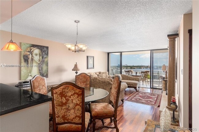Building Photo - 18021 Biscayne Blvd