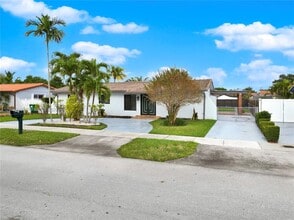 Building Photo - 10731 SW 28th St