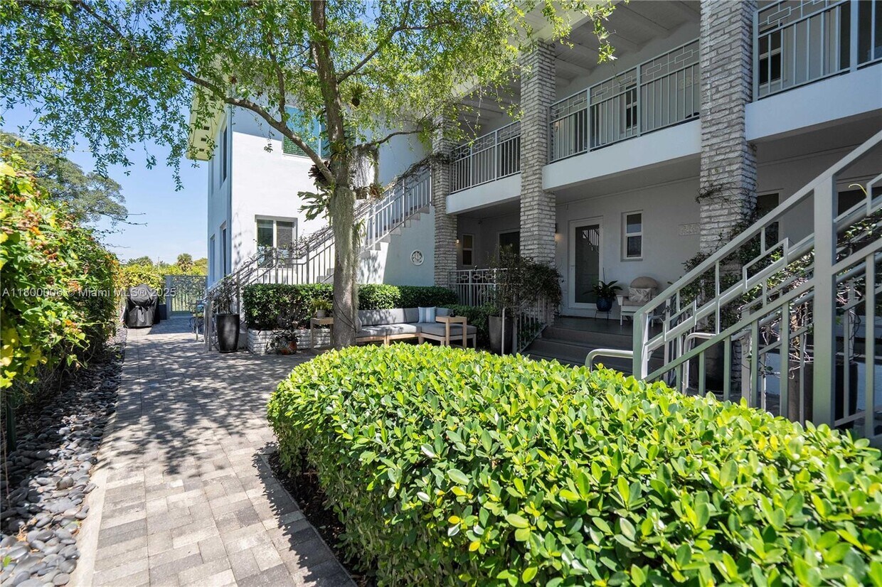 Foto principal - 117 S Shore Dr