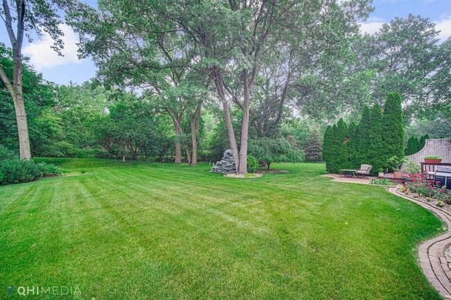 Large private backyard - 940 Troon Ct