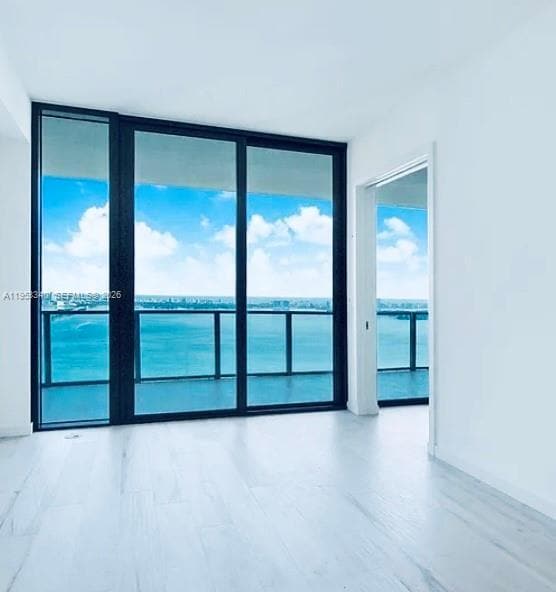 Foto del edificio - 480 NE 31st St