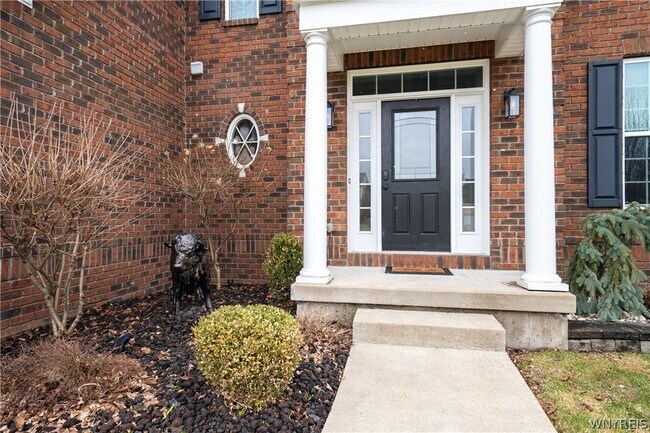 Foto del edificio - 5024 Woodway Ct