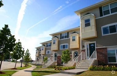 Building Photo - Forest View Apartments